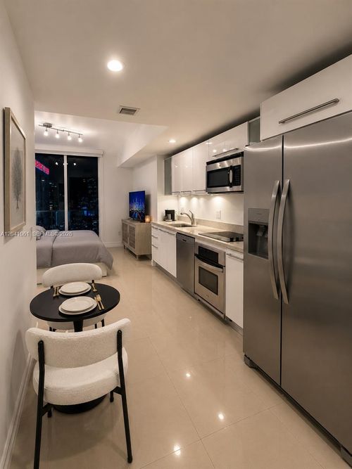 2706-185 Sw 7th St, Miami, FL, 33130-2990 | Card Image