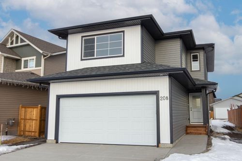 208 Augustus Way, Penhold, AB, T0M1R0 | Card Image