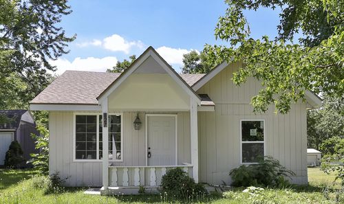 827 S Griffith Ave, Aurora, MO, 65605-2503 | Card Image
