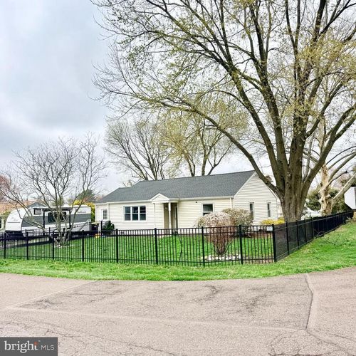 208 Fern Ln, COLLEGEVILLE, PA, 19426-4919 | Card Image