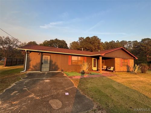 4213 Robeson Dr, Tuskegee, AL, 36083-3026 | Card Image