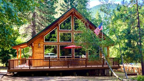 304 Rainbow Cir, Sierra City, CA, 96125-1043 | Card Image