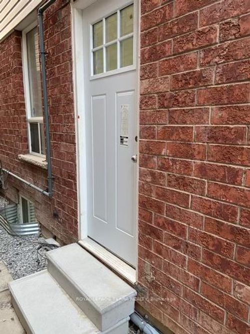 44 Howling Cres, Ajax, ON, L1S7N8 | Card Image