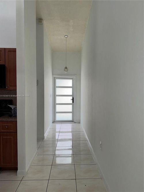 6713-6713 Nw 188th Ter, Hialeah, FL, 33015-2410 | Card Image