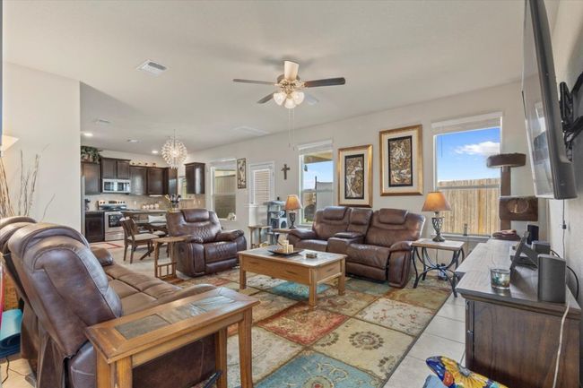 212 Plata Ln, House other with 4 bedrooms, 3 bathrooms and 4 parking in Jarrell TX | Image 5