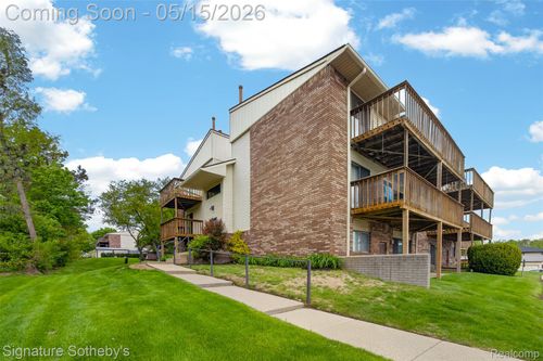 b208-875 S Pontiac Trl, Walled Lake, MI, 48390-3306 | Card Image