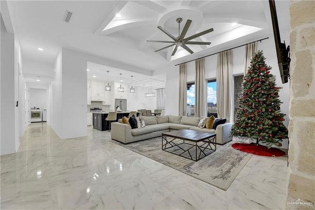 911 Platinum St, House other with 4 bedrooms, 3 bathrooms and 2 parking in Palmview TX | Image 8