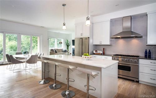 301-8 Boulevard W, Pelham, NY, 10803 | Card Image