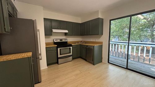 apt-208-2811 Langley Ave, Pensacola, FL, 32504-7363 | Card Image