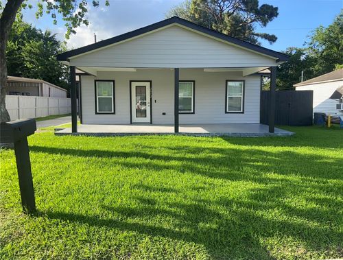 2012 10th St, Galena Park, TX, 77547-2243 | Card Image