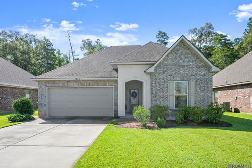8902 Perry Park Dr, Denham Springs, LA, 70726-6750 | Card Image