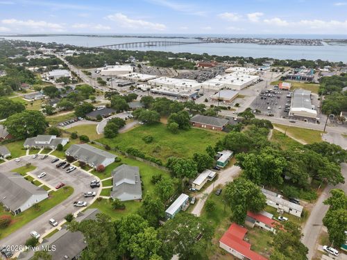3010 Bridges St, Morehead City, NC, 28557-3330 | Card Image