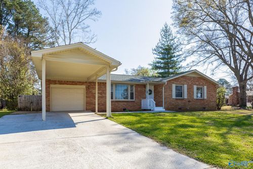 7717 Saxon Dr Sw, Huntsville, AL, 35802-2834 | Card Image