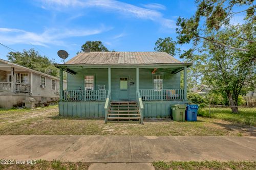 208 Meares St, Wilmington, NC, 28401-5637 | Card Image