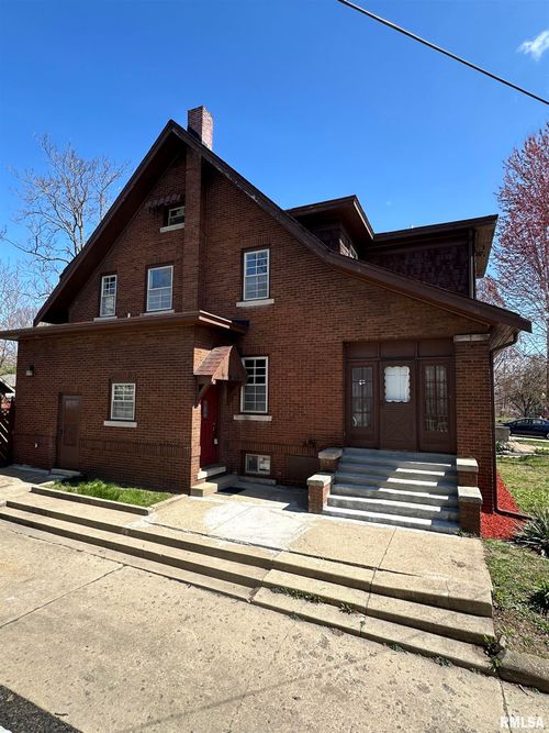 949 Ne Glen Oak Ave, Peoria, IL, 61603-3274 | Card Image