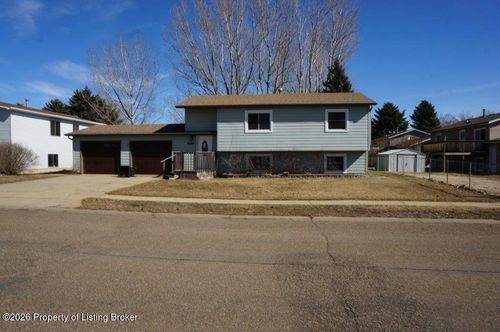 1548 1st Ave E, Dickinson, ND, 58601-3303 | Card Image