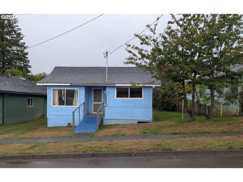 558 E 10th St, Coquille, OR, 97423-1510 | Card Image