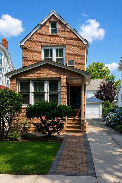 172-39 83rd Avenue, New York, NY, 11432 | Card Image