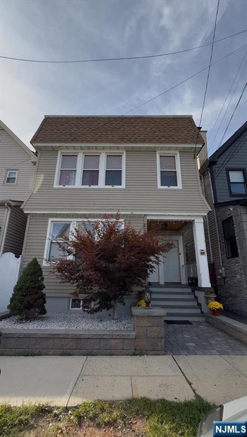 275 Highland Ave, Kearny, NJ, 07032-2020 | Card Image