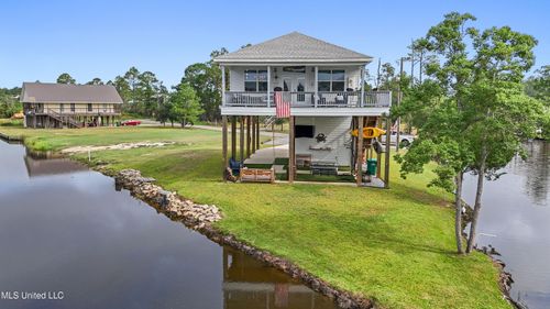 4039 Bonita St, Bay Saint Louis, MS, 39520-7430 | Card Image
