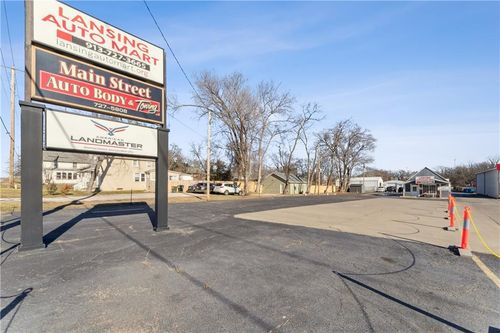 214 N Main St, Lansing, KS, 66043-1314 | Card Image