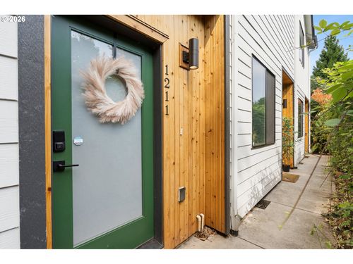 3-1211 N Winchell St, Portland, OR, 97217-6548 | Card Image