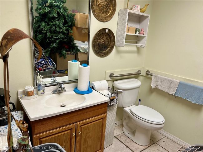 Heritage Antiques bathroom | Image 17