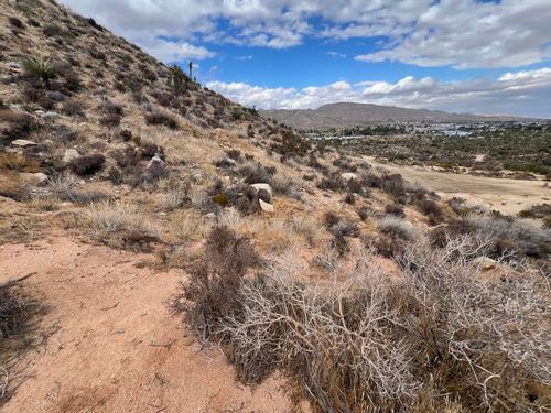 0 Navajo Trl, Yucca Valley, CA, 92284-2451 | Card Image