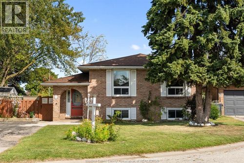 1 Lucy Cres, Leamington, ON, N8H4S4 | Card Image