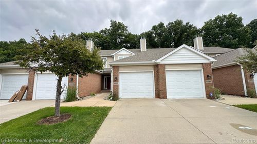 5555 Woodruff Shore Dr, Brighton, MI, 48116-8380 | Card Image