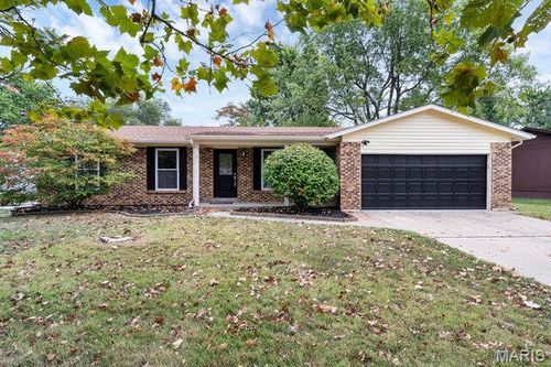 54 Dogwood Ln, Saint Peters, MO, 63376-2549 | Card Image