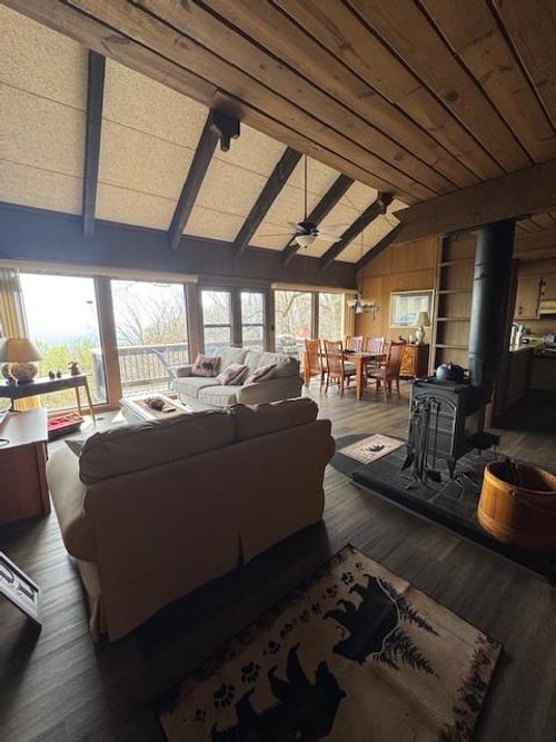 197 Buck Hollar Rd, Hillsville, VA, 24343-4398 | Card Image