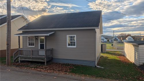 206 3rd St, Vestaburg, PA, 15368-1012 | Card Image