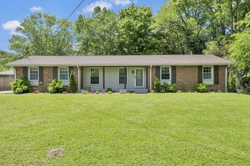 213 Ivy Dr, Hendersonville, TN, 37075-3136 | Card Image