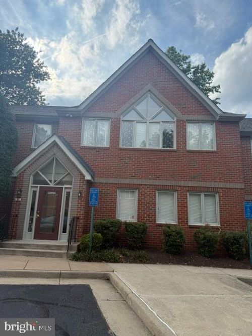 a104-11094 Main St, FAIRFAX, VA, 22030-5034 | Card Image