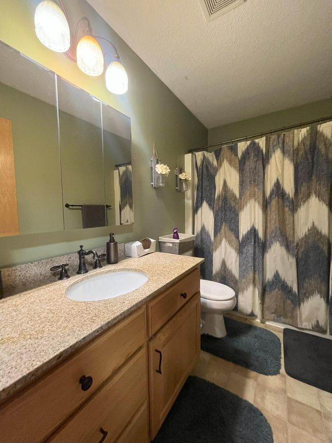 Bathroom - Upper level | Image 7