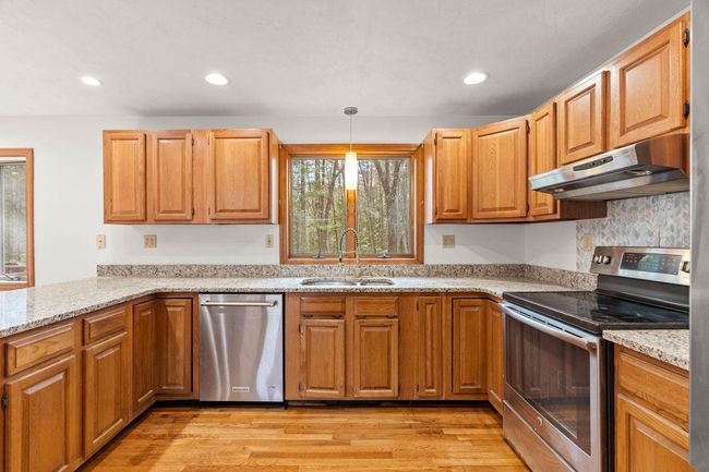 207 Hayden Rd, House other with 4 bedrooms, 4 bathrooms and null parking in Hollis NH | Image 11