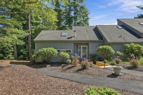 25-25 Trout Farm Ln, Duxbury, MA, 02332-4609 | Card Image