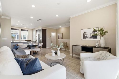 394 Circuit Way, Mountain View, CA, 94043-4999 | Card Image