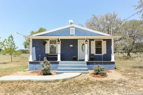 90 Clear Lake Loop, Poteet, TX, 78065-4716 | Card Image