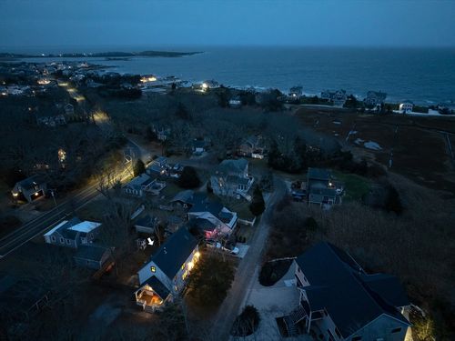 8 Pine St, Mattapoisett, MA, 02739-2164 | Card Image