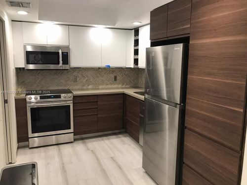 apt-206-4200 Oaks Ter, Pompano Beach, FL, 33069-5515 | Card Image