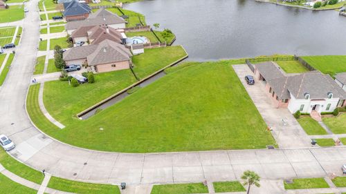 316 Port Royal Way, Houma, LA, 70360-3220 | Card Image