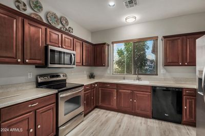 10364 E Second Water Trail, House other with 3 bedrooms, 2 bathrooms and null parking in Gold Canyon AZ | Image 3