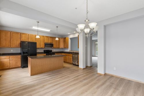 3-1662 Village Trl E, Maplewood, MN, 55109-5809 | Card Image