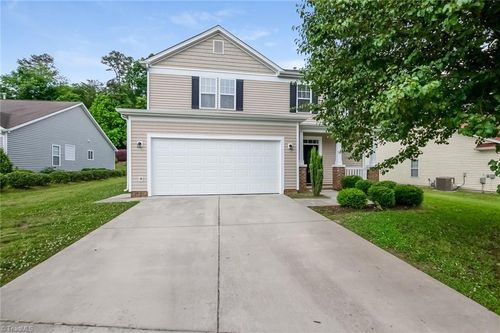 382 Tortoise Ln, Winston Salem, NC, 27127-7004 | Card Image