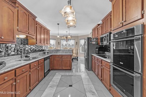 12780 Myrtle Bend Loop, Olive Branch, MS, 38654-6148 | Card Image