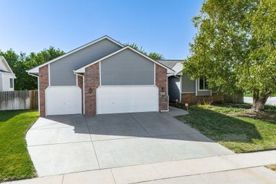 2403 S Westgate St, House other with 4 bedrooms, 3 bathrooms and null parking in Wichita KS | Image 1