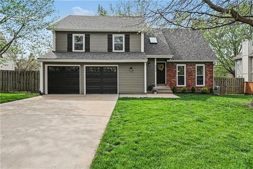 8908 Lamar Avenue, Overland Park, KS, 66207 | Card Image