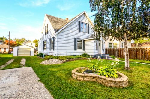 219 7th Ave Ne, ABERDEEN, SD, 57401-2853 | Card Image